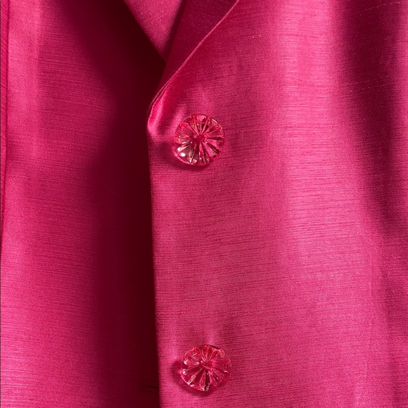 Le Suit Hot Pink Suit - Picture 3 of 4